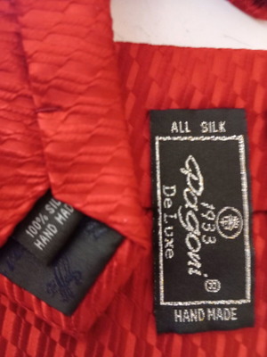 Pagoni silk tie red like new