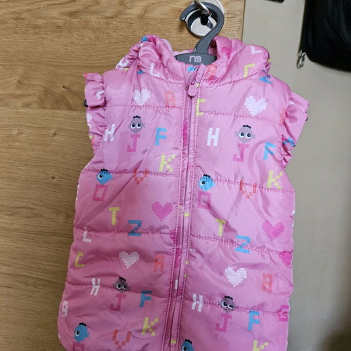 Sleeveless vest for 12-18 months like new