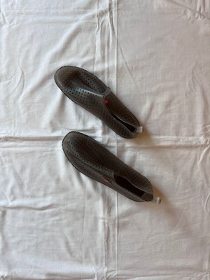 G&G Watershoes like new, gray, size 41