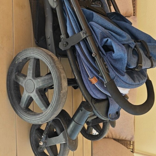Lionelo stroller used up to 22kg with storage and mosquito net