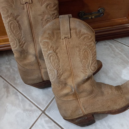 PRICE DROP:LEGENDARY SENDRA 39 HANDMADE BOOTS
