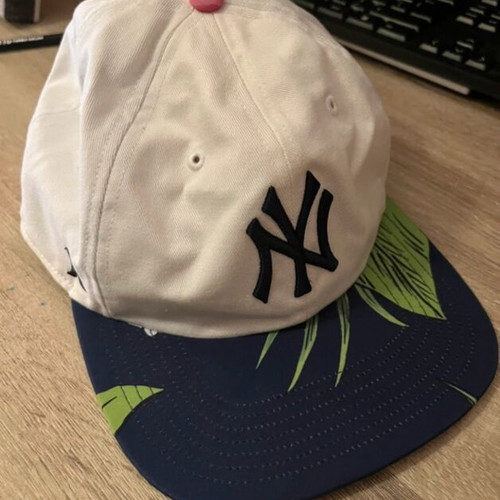 New York Tailors summer hat like new, multicolored