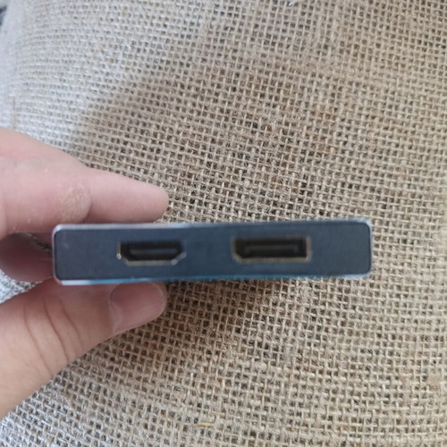 DisplayPort to HDMI and DisplayPort splitter converter like new