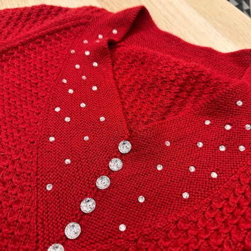 Knitted red sweater with strass and buttons like new, size L