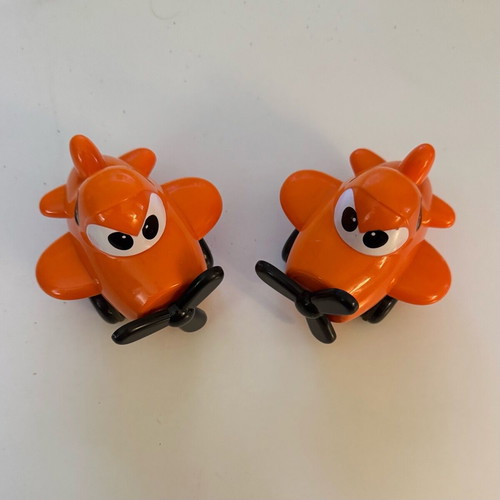 Children's toy airplanes like new, pack of 2 pieces