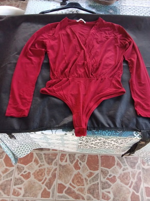 Bodysuit active girl size S/M, 100% cotton, like new, red