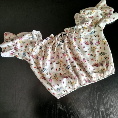 Women's top shirt like new, size M