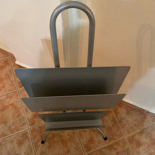 Metal magazine rack used with two storage levels, Italian