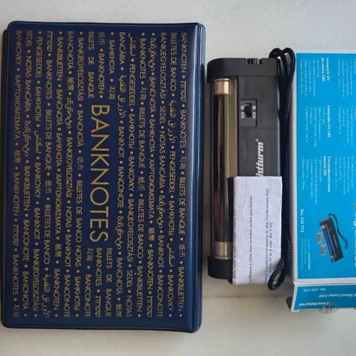 Leuchtturm UV Lamp and Banknote Album like new