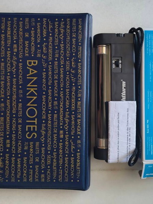 Leuchtturm UV Lamp and Banknote Album like new