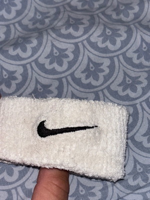 Nike sweat band like new, white