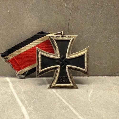 German Iron Cross 1939 used with WW2 ribbon