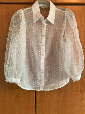 Sheer polka dot shirt with puffed 3/4 sleeves Stradivarius like new, white