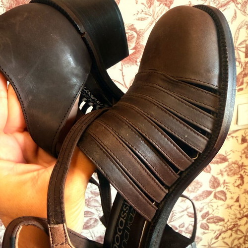 Gianna Kazakou brown vintage sandals never worn with imperfections size 36