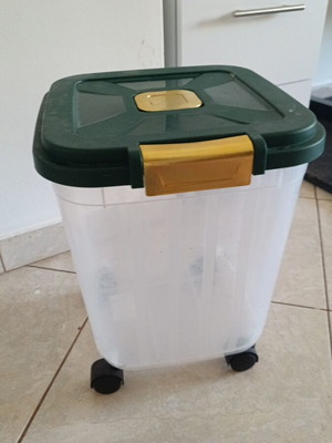 Plastic Dog Food Storage Container 21lt used, white with wheels
