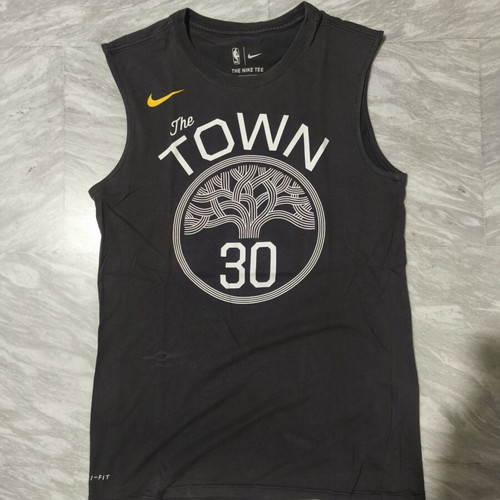 Authentic sleeveless shirt size small, like new