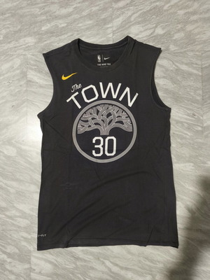 Authentic sleeveless shirt size small, like new
