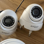 Dahua security camera set like new with motion detector