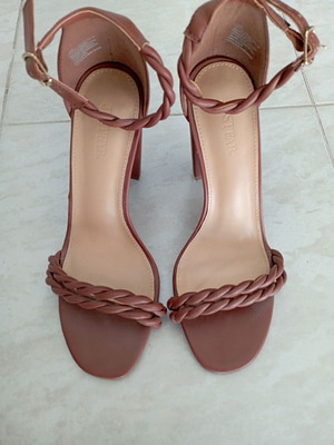 Sandals new, size 38, brown