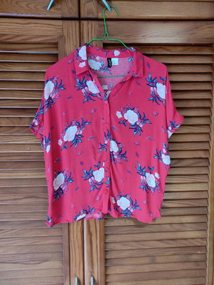 Floral shirt H&M like new, red, size S