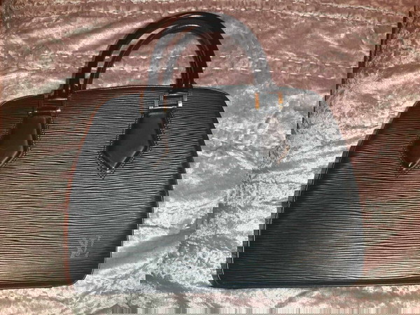 Louis Vuitton LV black epi leather sablon bag