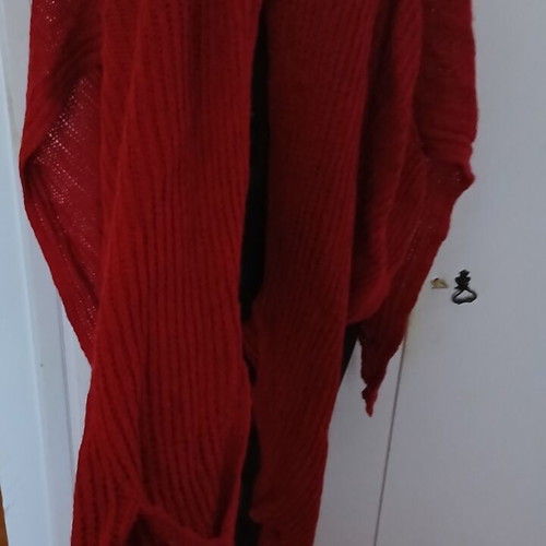 Pashmina wool shawl with hidden sleeve, like new, red