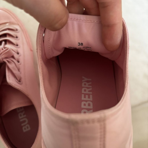Burberry sneakers like new, pink, size 38