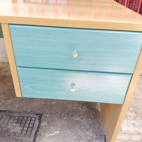 Neoset children's desk like new with 2 drawers