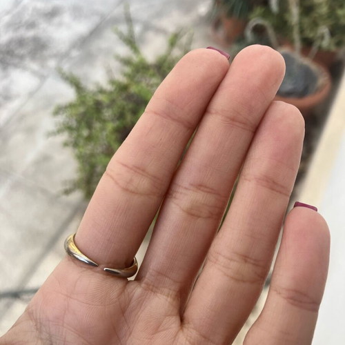 Gold ring used, simple and impressive