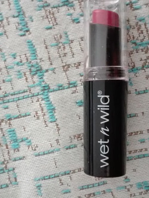 Wet & Wild lipstick dark pink hydrating like new