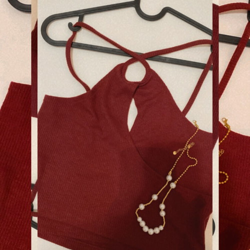 Burgundy t-shirt new with unique neckline design, size S