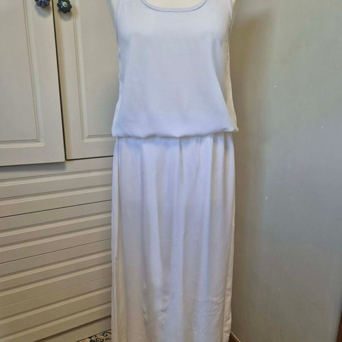 White maxi dress one size like new