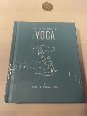 Βιβλίο The Little Book of YOGA καινούργιο, αγγλικά, Fiona Channon