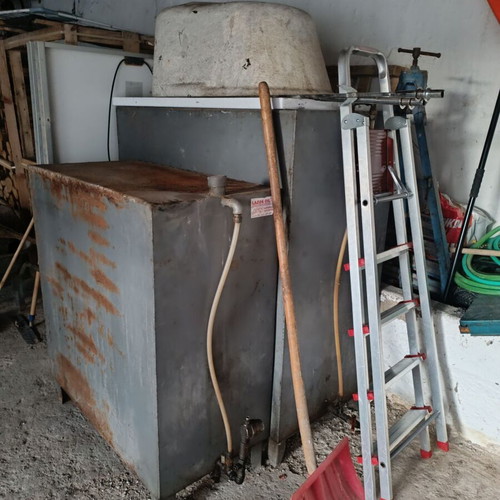 Metal Oil Tanks used, 500 and 1000 liters