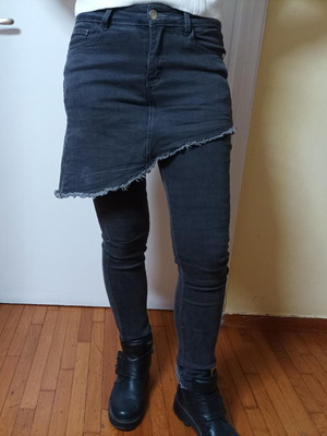 Grey skinny jeans with inset mini skirt Kendall + Kylie like new, size M