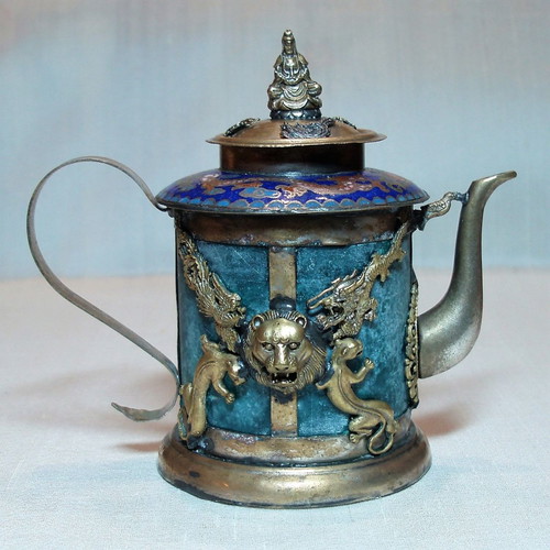 Asian teapot used with nephrite and multicolored enamel 18th-19th century