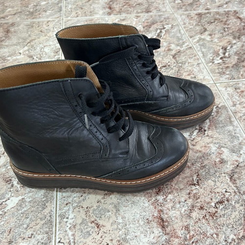 Oxbows leather boots like new, size 37, black