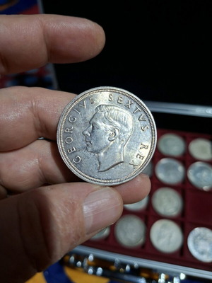 Large silver coin of South Africa used