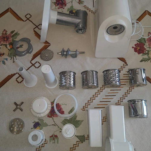 Moulinex Charlotte HV3 meat grinder used, 2 cutting and 5 grating options