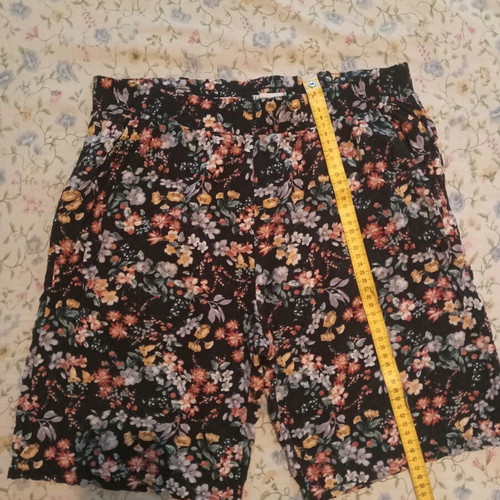Soft shorts with pockets used, multicolor, size M