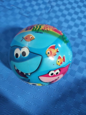 Shark ball like new