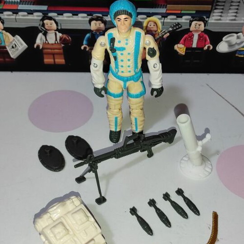 G.I.JOE Sub Zero (v1) 1990 figure used with equipment