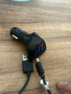 Car adapter with 3 USB ports like new