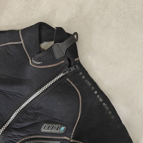 W1 5mm diving wetsuit, size large
