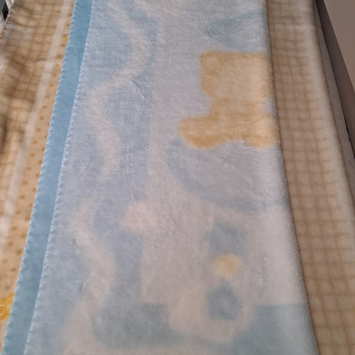 Belpla baby blanket like new, made in Spain, soft and warm