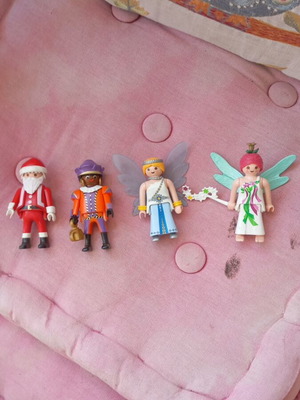 Playmobil figures like new, pack of 4