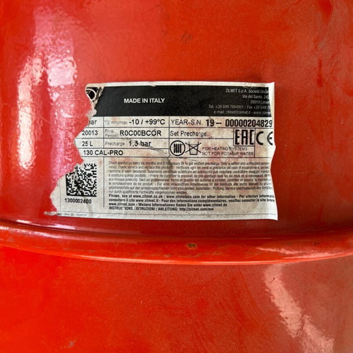 Riello 40 G5 oil burner used with boiler and accessories