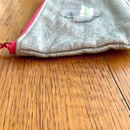 Small Koku Concept Cactus wrist bag used, silver/fuchsia