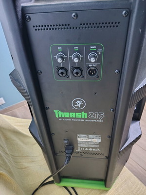 15" powered speaker with woofer and mixer
