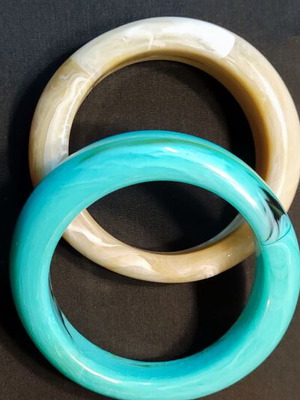 Bone women's bracelets like new, turquoise and beige, set of 2